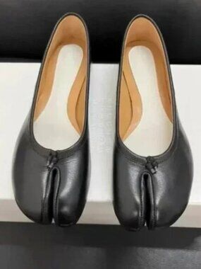 Maison Margiela Black Leather Flat Shoes